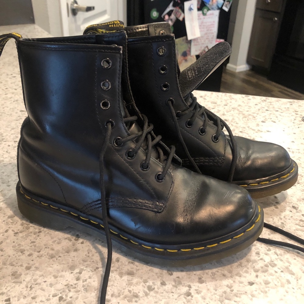 Dr. Martens 8-eye boot 🥾